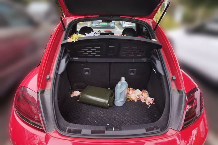 Used Volkswagen Beetle 2015 180TSI model Trunk