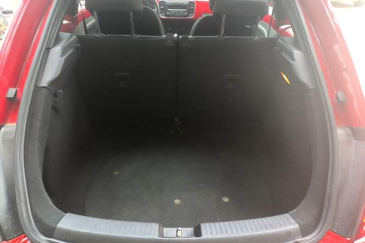 Used Volkswagen Beetle 2015 280TSI Trunk