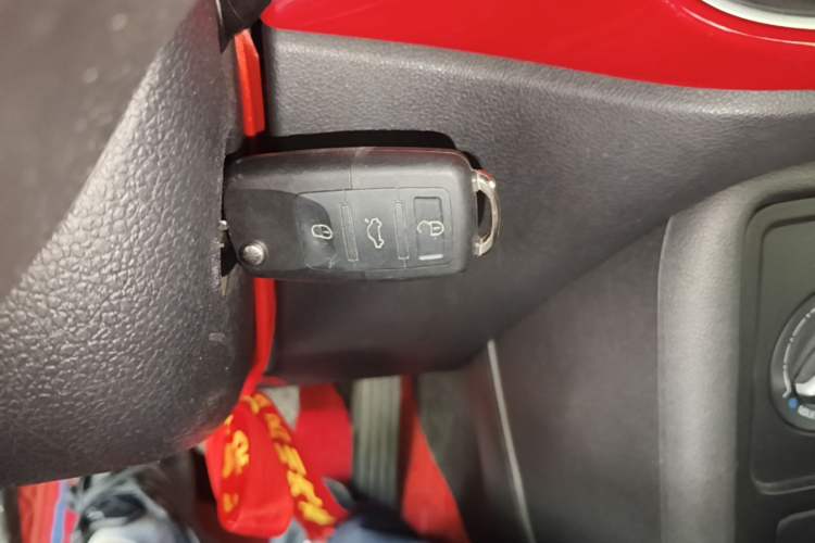 Used Volkswagen Beetle 2015 180TSI model Vehicle Key
