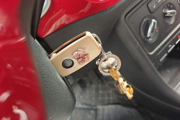 Used Volkswagen Beetle 2015 180TSI model Vehicle Key