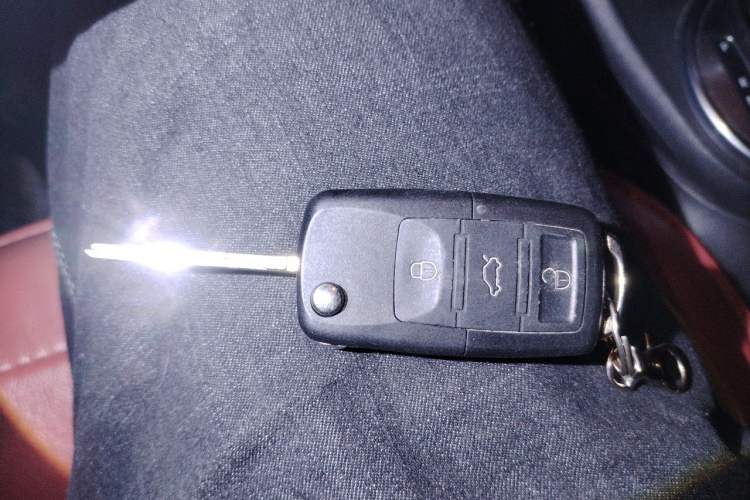 Used Volkswagen Beetle 2015 180TSI model Vehicle Key