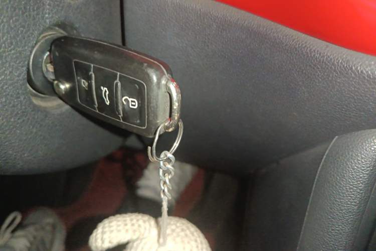 Used Volkswagen Beetle 2015 180TSI model Vehicle Key