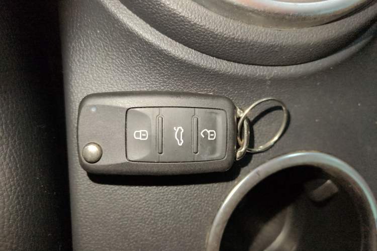 Used Volkswagen Beetle 2015 180TSI model Vehicle Key