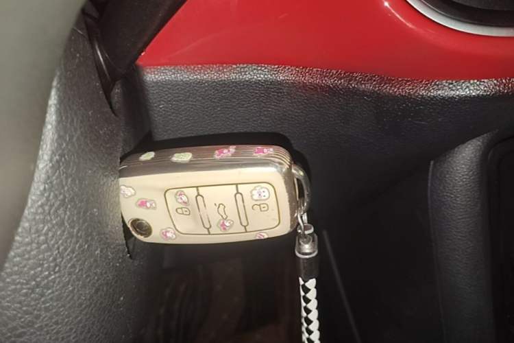 Used Volkswagen Beetle 2015 180TSI model Vehicle Key