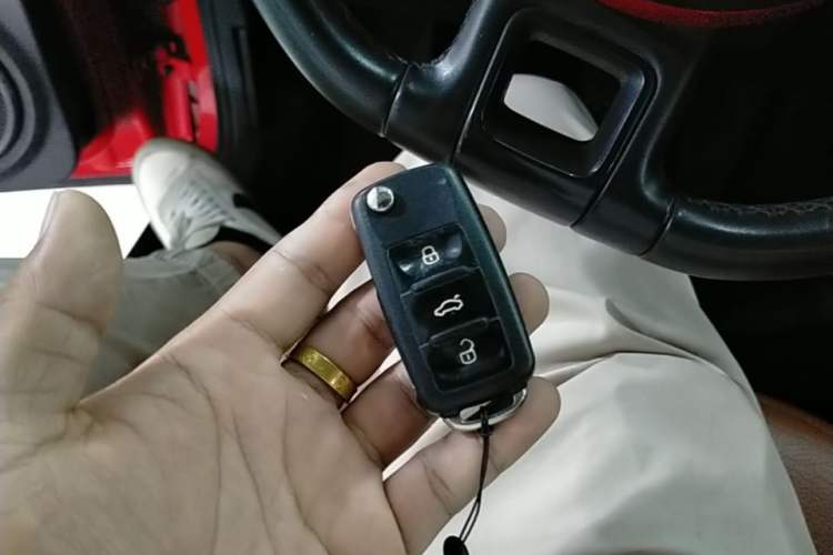 Used Volkswagen Beetle 2015 180TSI model Vehicle Key