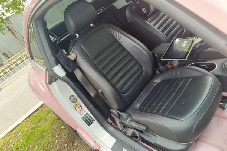 Used Volkswagen Beetle 2015 180TSI model Right Front Seat