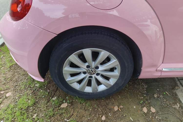 Used Volkswagen Beetle 2015 180TSI model Right Rear Wheel Hub