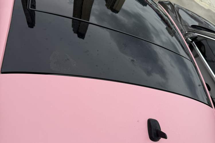 Used Volkswagen Beetle 2015 180TSI model Roof