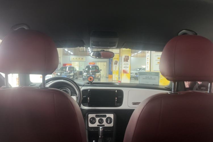 Used Volkswagen Beetle 2015 180TSI model Headliner