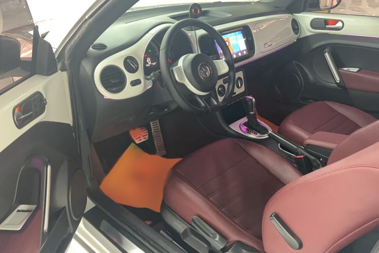 Used Volkswagen Beetle 2015 180TSI model Interior 1