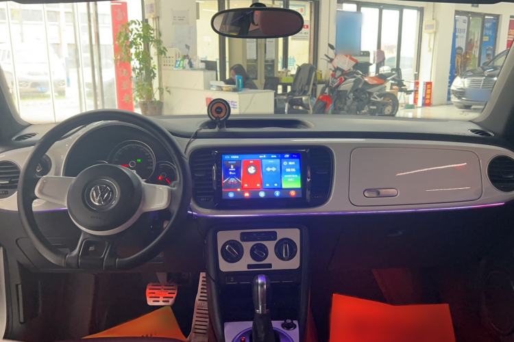 Used Volkswagen Beetle 2015 180TSI model Interior 3
