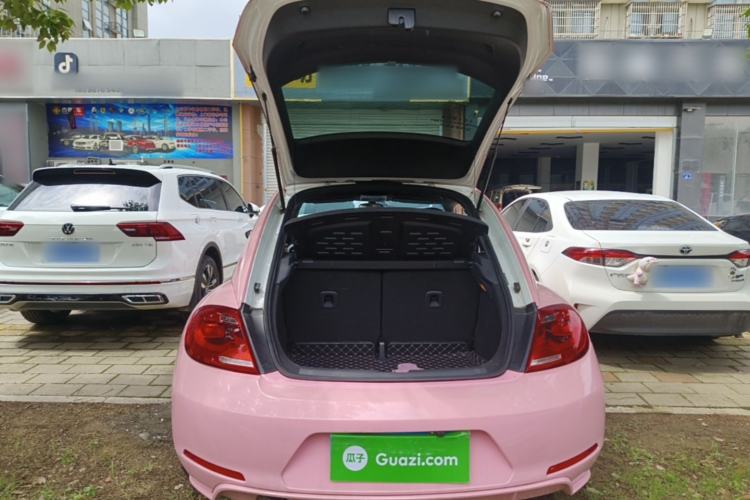 Used Volkswagen Beetle 2015 180TSI model Trunk