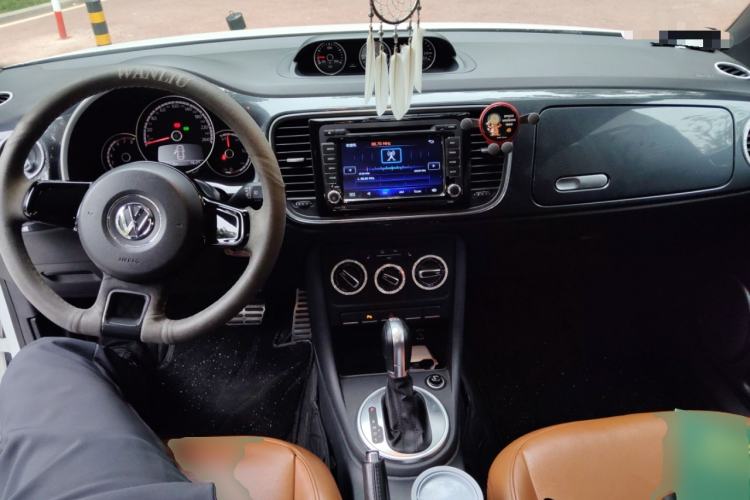 Used Volkswagen Beetle 2015 380TSI Center Console