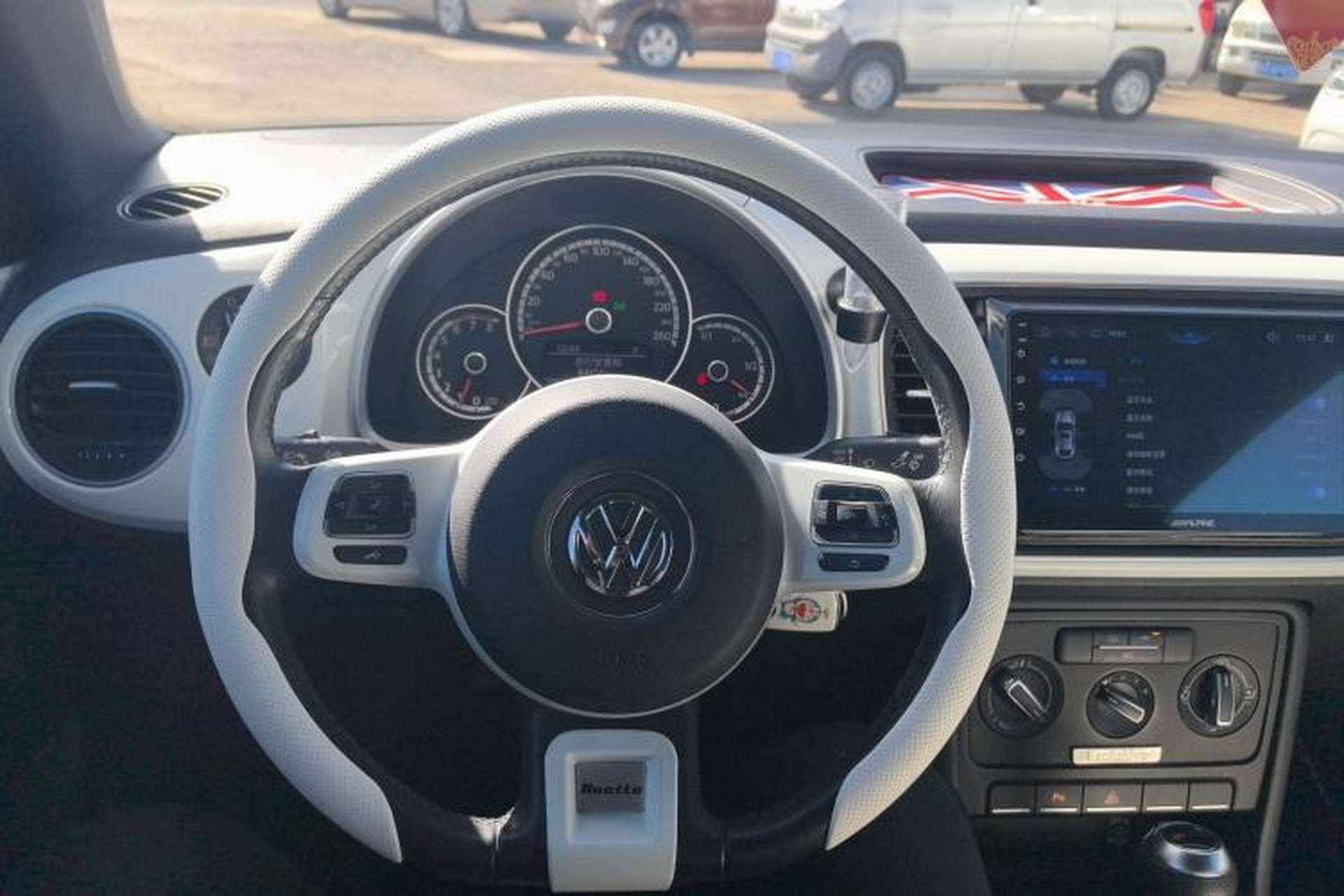 Used Volkswagen Beetle 2015 180TSI model Center Console