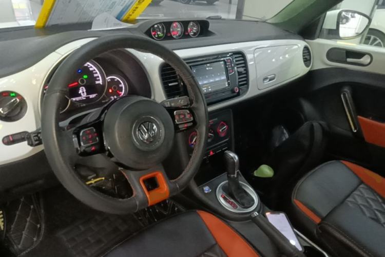 Used Volkswagen Beetle 2015 280TSI Center Console