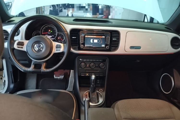 Used Volkswagen Beetle 2015 280TSI Center Console
