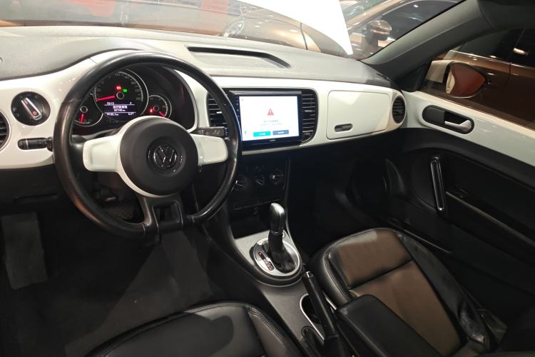 Used Volkswagen Beetle 2015 280TSI Center Console