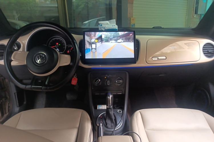 Used Volkswagen Beetle 2015 180TSI model Center Console
