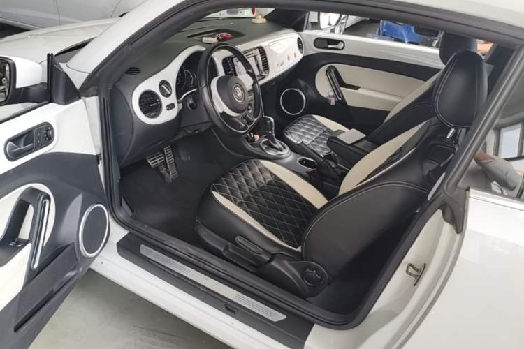 Used Volkswagen Beetle 2015 180TSI model Driver Seat