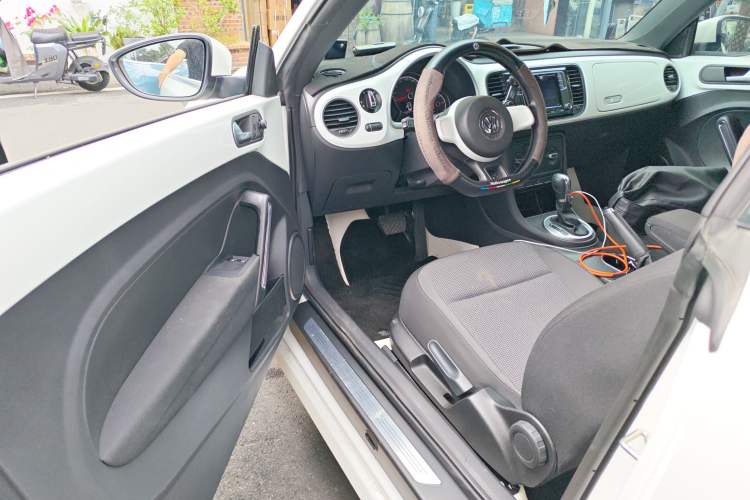 Used Volkswagen Beetle 2015 180TSI model Driver Seat
