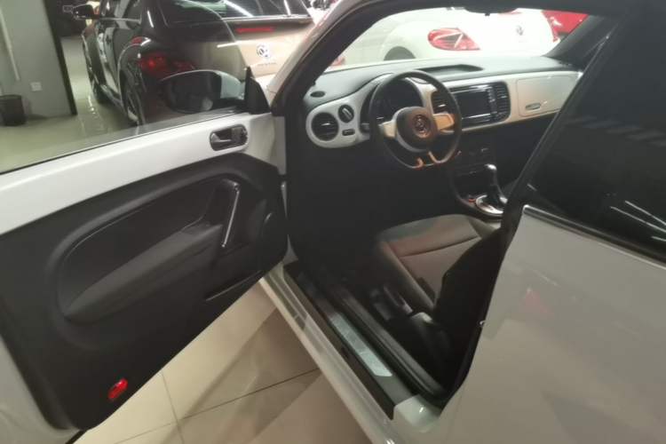 Used Volkswagen Beetle 2015 180TSI model Driver Seat
