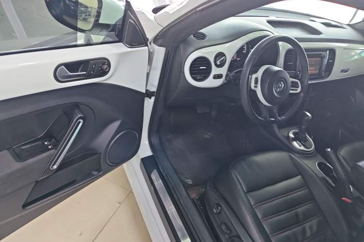 Used Volkswagen Beetle 2015 180TSI model Driver Seat