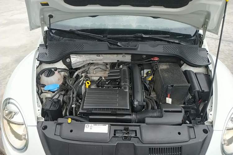 Used Volkswagen Beetle 2015 180TSI model Engine Bay