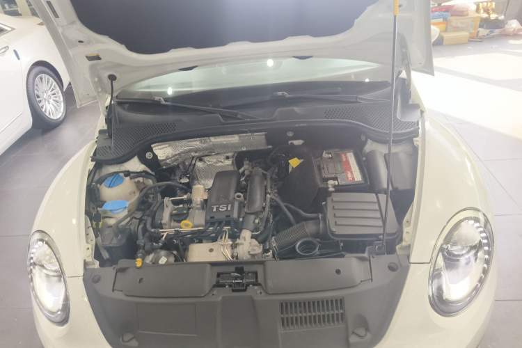 Used Volkswagen Beetle 2015 180TSI model Engine Bay