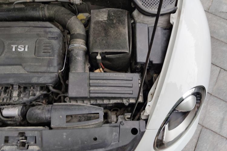 Used Volkswagen Beetle 2015 380TSI Engine Bay Left