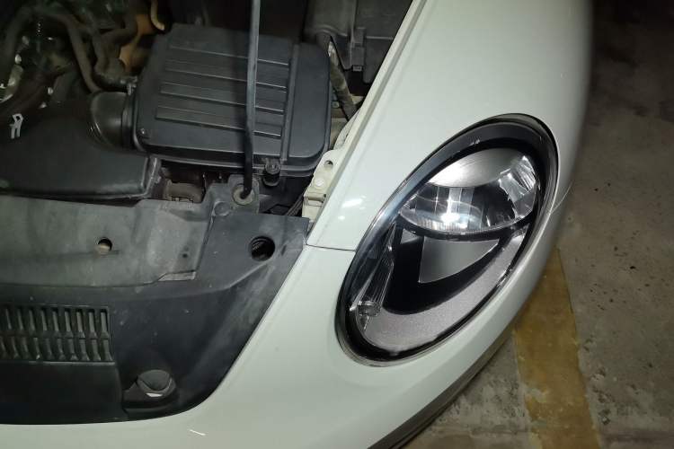 Used Volkswagen Beetle 2015 180TSI model Engine Bay Left