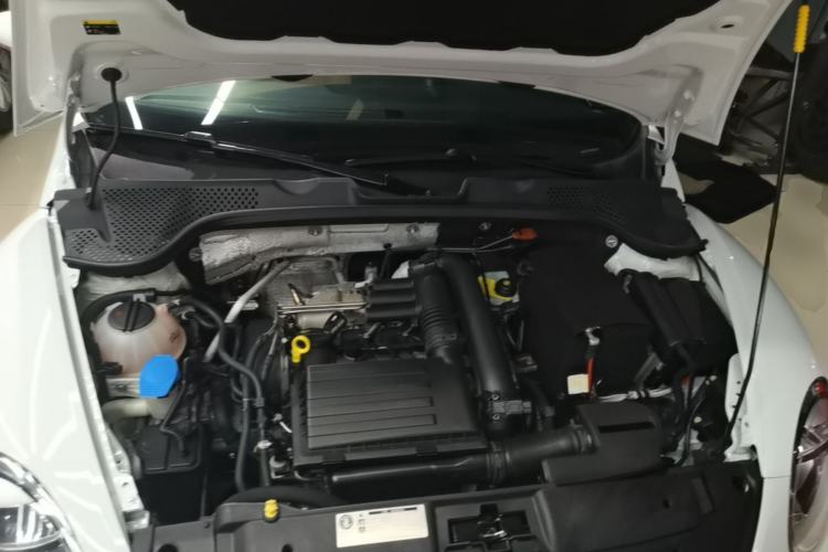 Used Volkswagen Beetle 2015 180TSI model Engine Bay