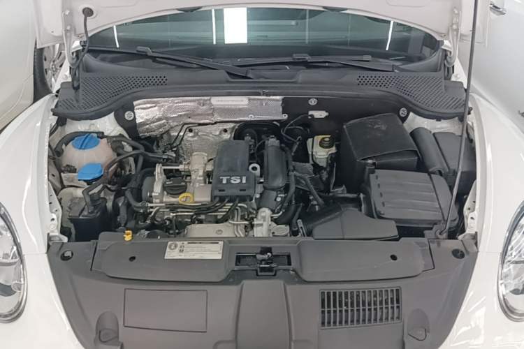 Used Volkswagen Beetle 2015 180TSI model Engine Bay