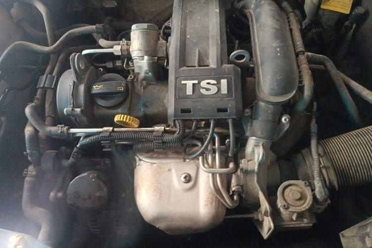 Used Volkswagen Beetle 2015 180TSI model Engine Bay