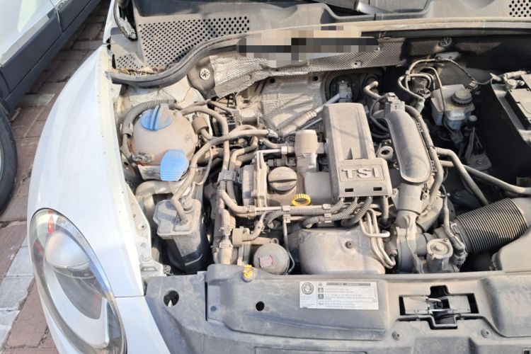 Used Volkswagen Beetle 2015 180TSI model Engine Bay Right