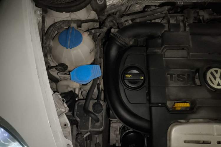 Used Volkswagen Beetle 2015 280TSI Engine Bay Right
