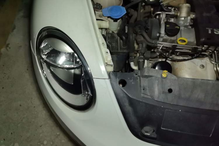 Used Volkswagen Beetle 2015 180TSI model Engine Bay Right
