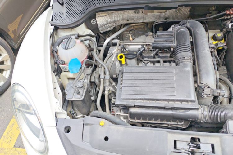 Used Volkswagen Beetle 2015 180TSI model Engine Bay Right