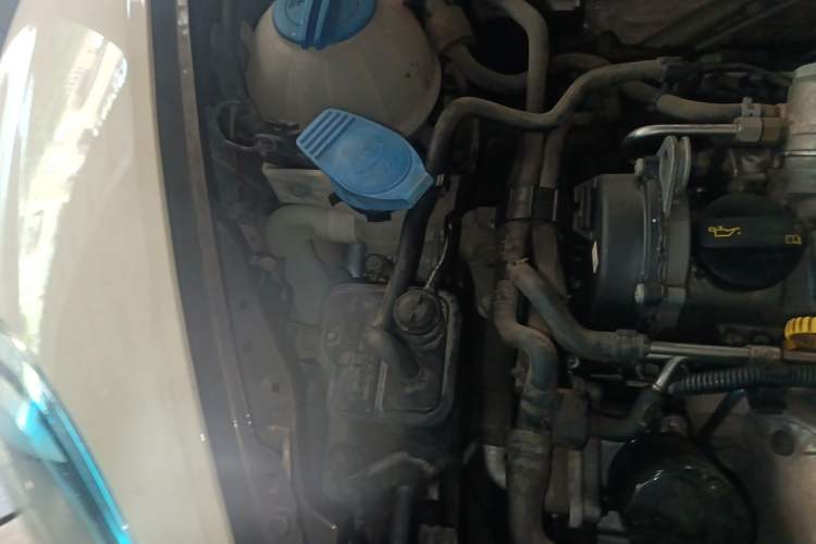 Used Volkswagen Beetle 2015 180TSI model Engine Bay Right