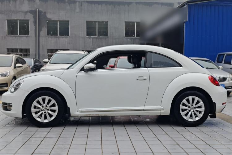 Used Volkswagen Beetle 2015 180TSI model Exterior 2