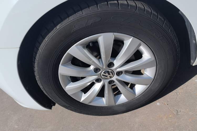 Used Volkswagen Beetle 2015 180TSI model Exterior 2