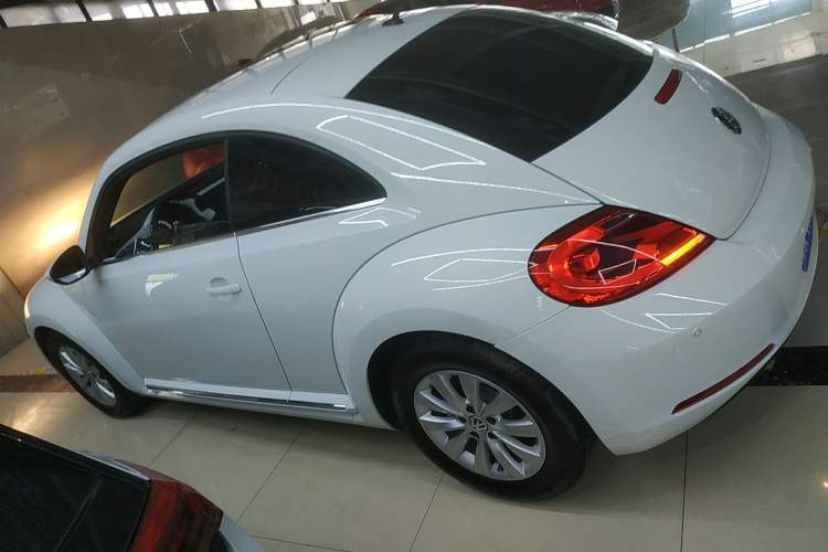 Used Volkswagen Beetle 2015 180TSI model Exterior 3