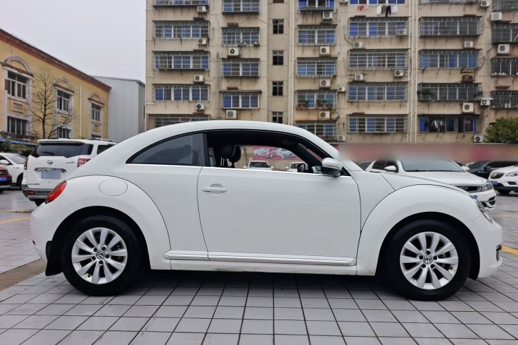 Used Volkswagen Beetle 2015 180TSI model Exterior 3