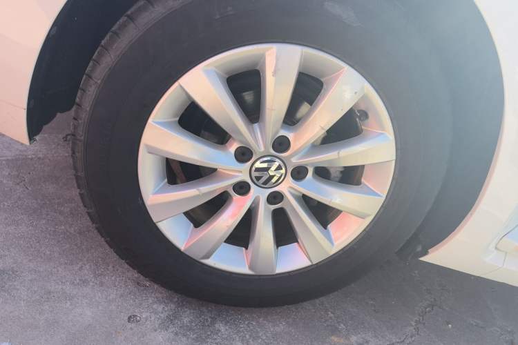 Used Volkswagen Beetle 2015 180TSI model Exterior 3