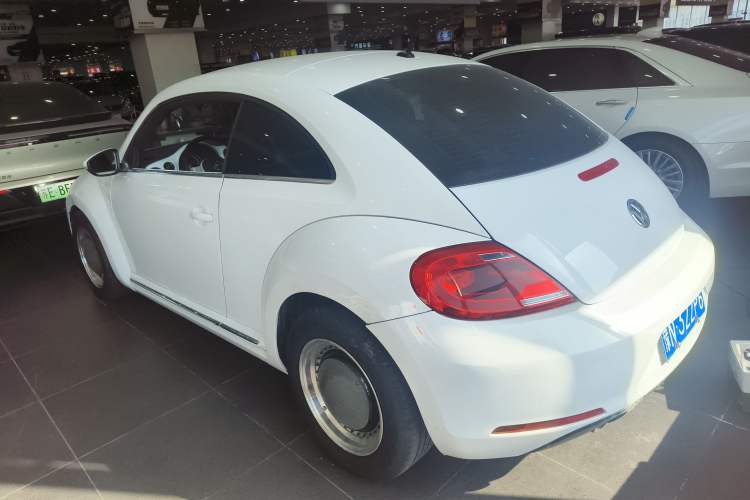 Used Volkswagen Beetle 2015 180TSI model Exterior 3
