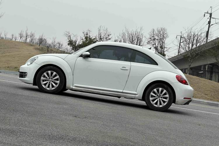 Used Volkswagen Beetle 2015 180TSI model Exterior 4