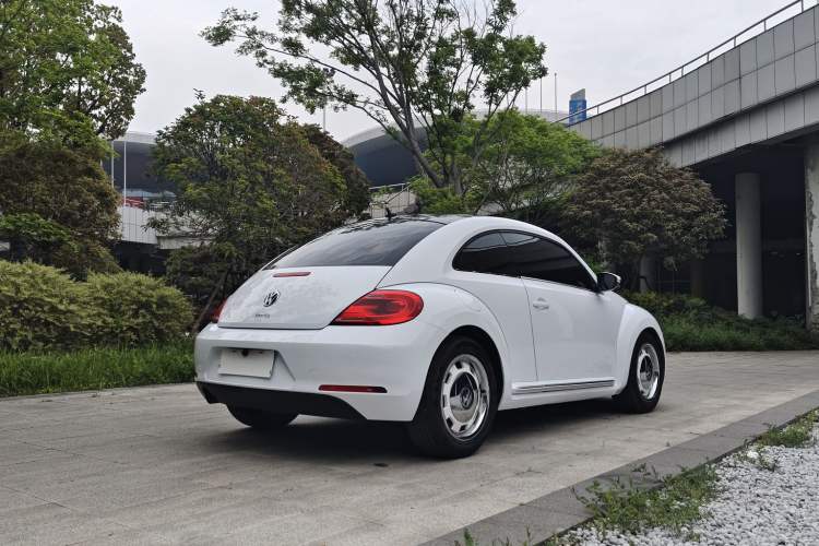 Used Volkswagen Beetle 2015 180TSI model Exterior 4