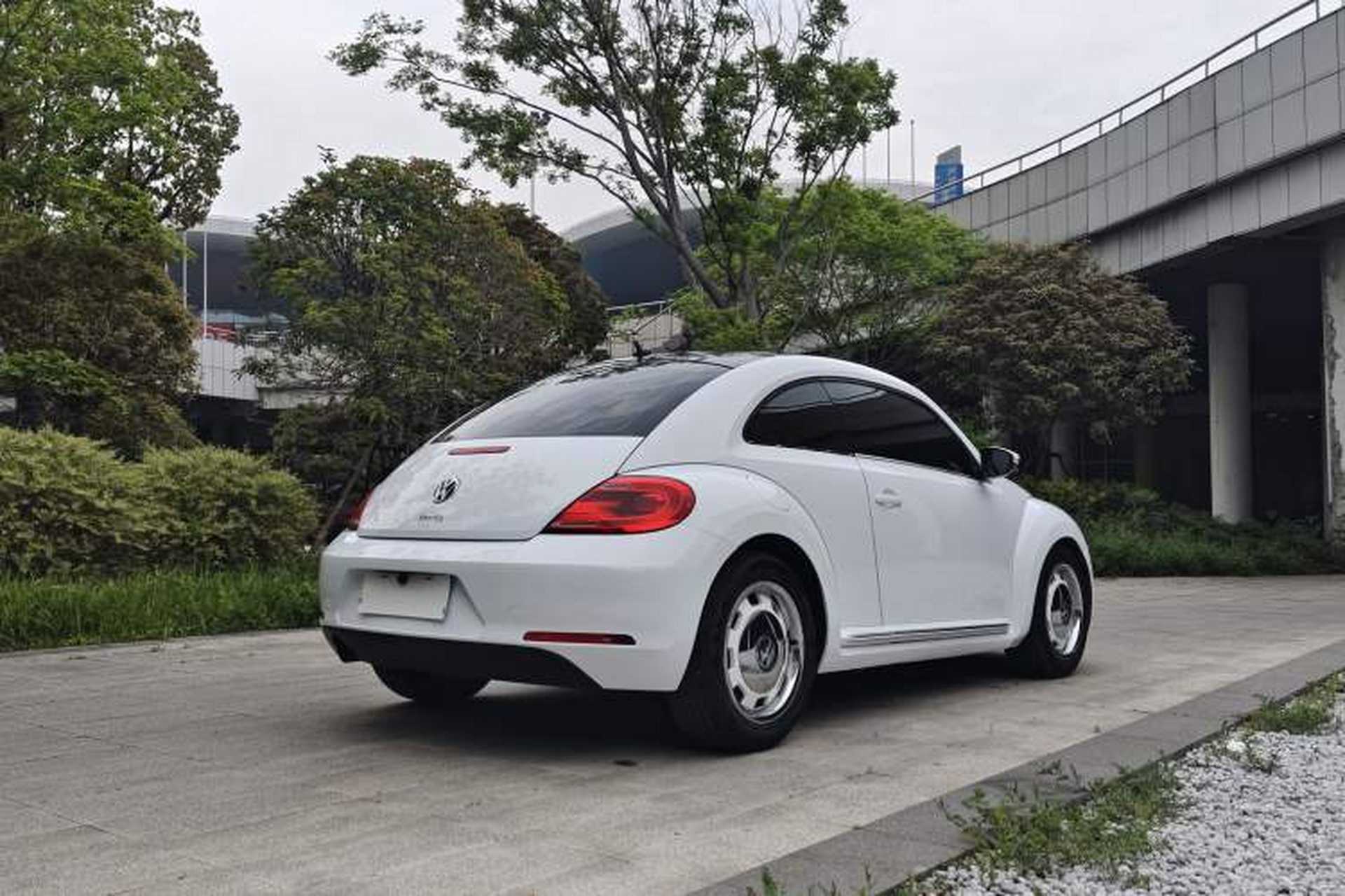 Used Volkswagen Beetle 2015 180TSI model Exterior 4