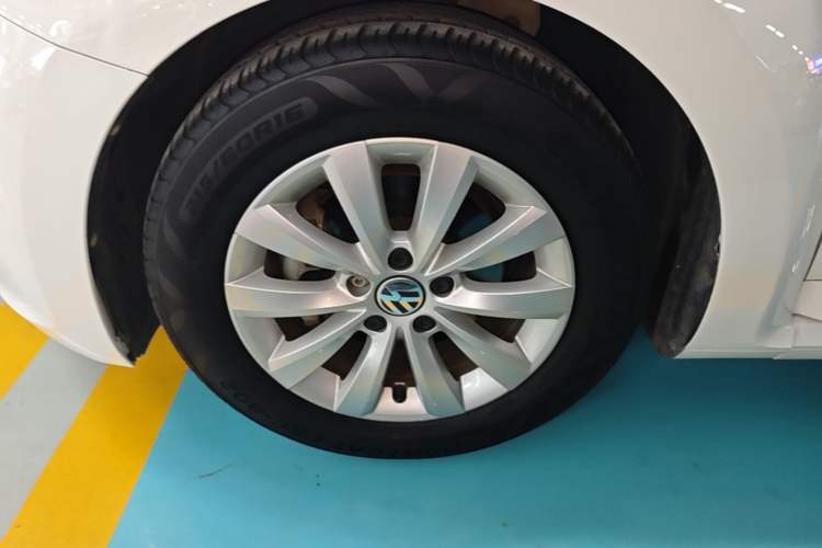 Used Volkswagen Beetle 2015 180TSI model Exterior 4