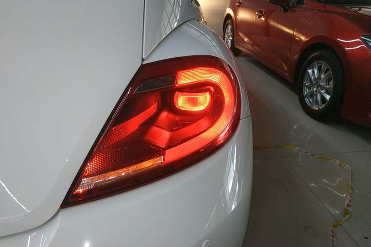 Used Volkswagen Beetle 2015 180TSI model Exterior 6