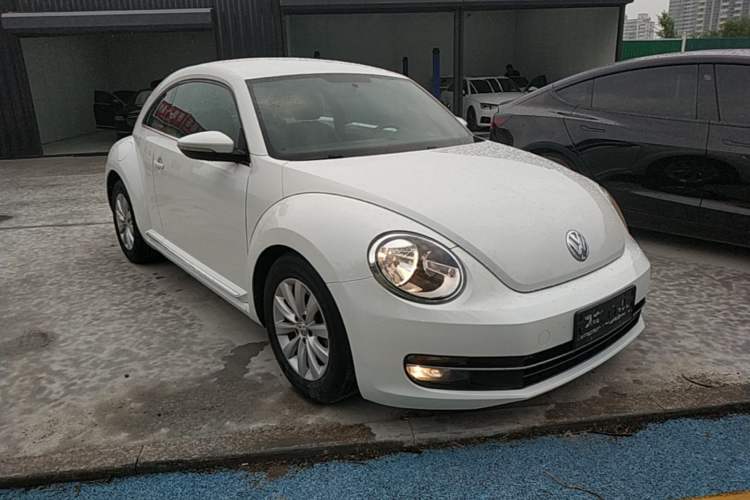 Used Volkswagen Beetle 2015 180TSI model Front Right 45 Deg